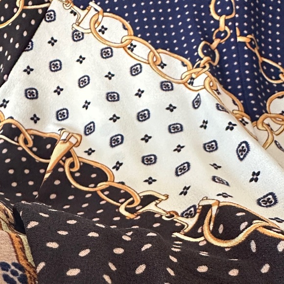 FAITH AND JOY | by Monteau Navy and Gold Patterned Top - Picture 8 of 14